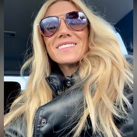 Meet your posher, Ash - Picture 2 of 16